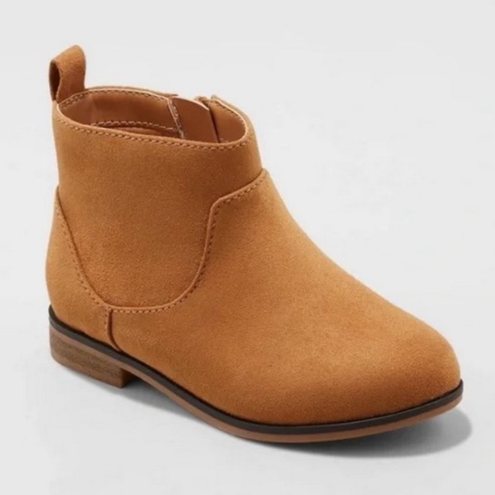 Target Cat & Jack toddler brown Chelsea boots